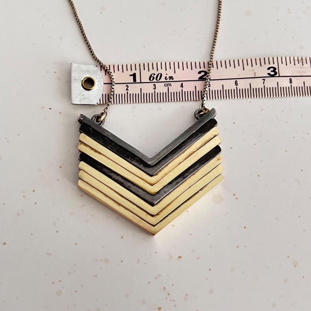 MADEWELL Arrowstack Vintage Chevron Layered Necklace Gold and Black Toned - Picture 11 of 11